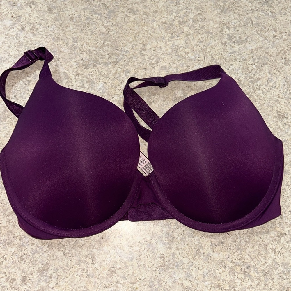 32DD VS Tshirt Bra